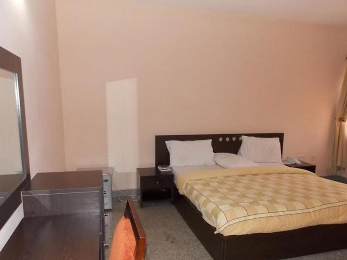 Room In Lodge - Ambience Hotels Abujahome For Leisure And Business Travellers Exterior foto