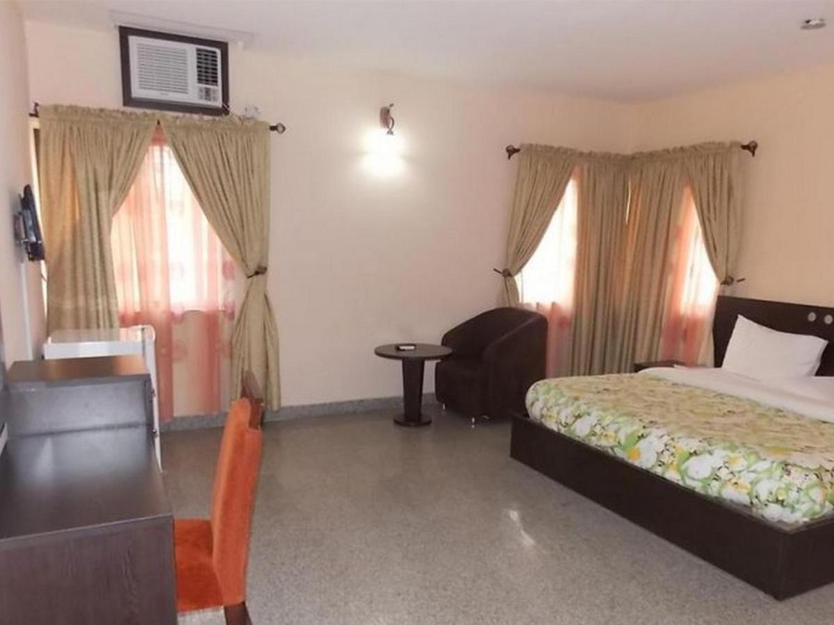 Room In Lodge - Ambience Hotels Abujahome For Leisure And Business Travellers Exterior foto